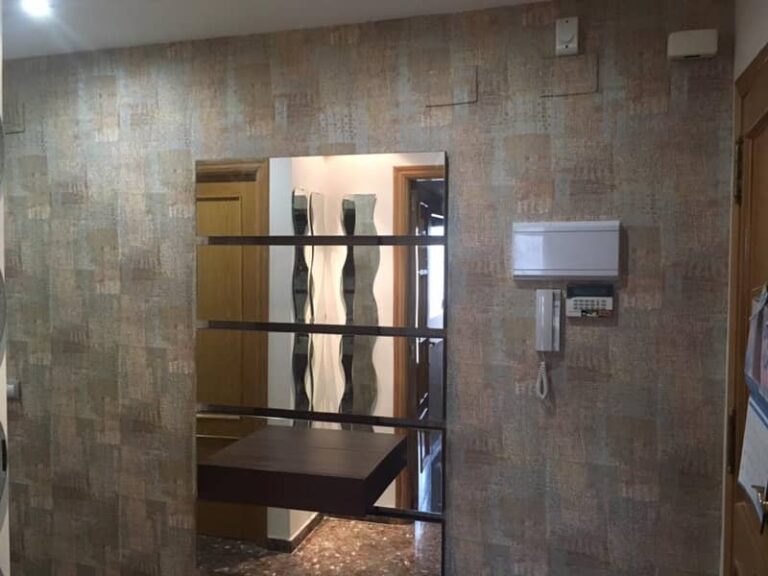 Aplicación Papel Vinílico en Baño
